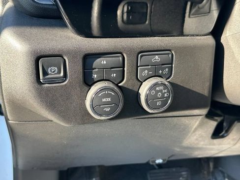 Used 2025 Chevrolet Silverado 2500 LT AWD/4WD image 21