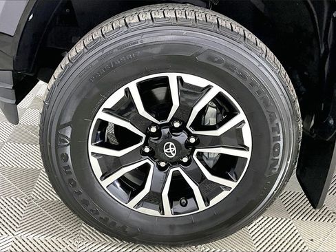 Used 2021 Toyota Tacoma TRD Sport image 7