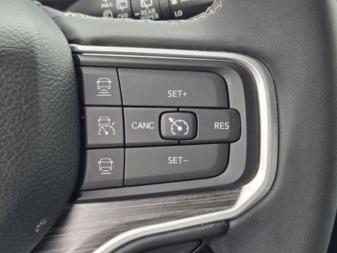 Used 2023 Jeep Wagoneer L Series II image 25