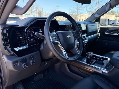 Used 2025 Chevrolet Silverado 1500 LT w/ Leather Package image 20