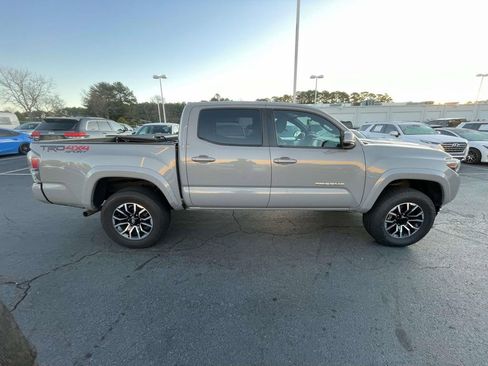Used 2020 Toyota Tacoma TRD Sport image 12