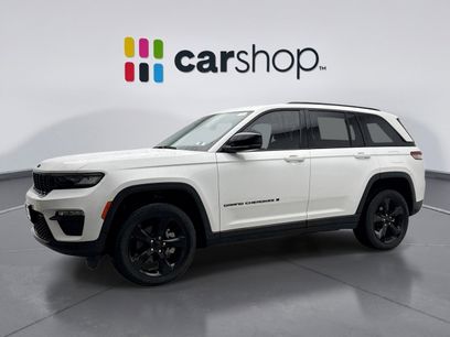 Used 2023 Jeep Grand Cherokee Limited w/ Black Appearance Package