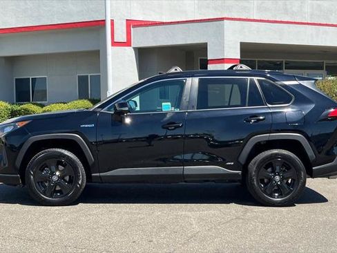 Certified 2021 Toyota RAV4 LE AWD/4WD image 9