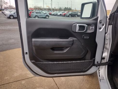 Used 2024 Jeep Wrangler Unlimited w/ Convenience Group image 20