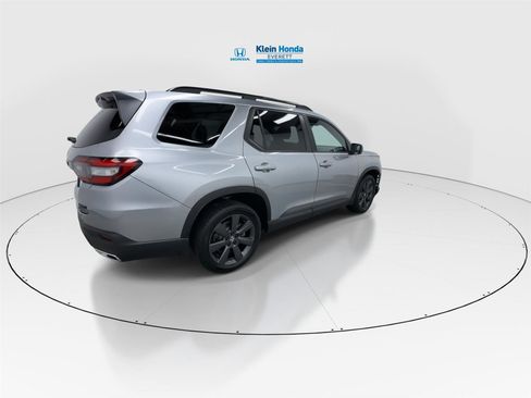 Certified 2023 Honda Pilot Sport image 2