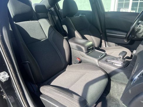 Used 2019 Dodge Charger SXT image 12