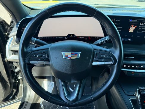 Used 2025 Cadillac XT4 Premium Luxury FWD image 16
