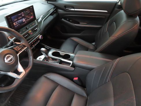 Used 2024 Nissan Altima 2.5 SR w/ SR Premium Package image 21