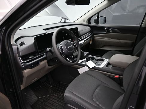 New 2026 Kia Carnival LX FWD image 12