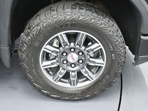 Used 2024 GMC Sierra 1500 AT4 w/ AT4 Premium Package AWD/4WD image 37