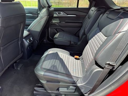 Used 2025 Ford Explorer ST-Line w/ Premium Package AWD/4WD image 16