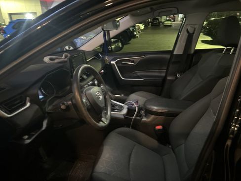 Certified 2022 Toyota RAV4 XLE image 5