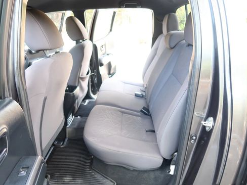 Used 2018 Toyota Tacoma TRD Sport RWD image 20