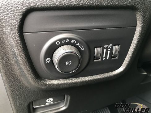 New 2025 Jeep Grand Cherokee Limited w/ Black Appearance Package image 15