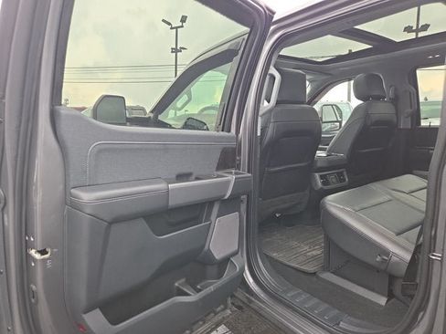 Used 2023 Ford F250 Lariat w/ Lariat Ultimate Package AWD/4WD image 12
