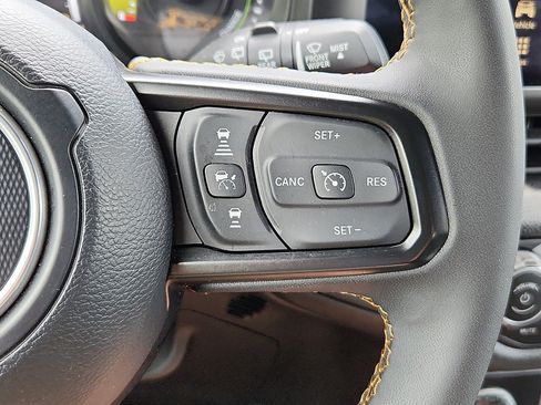 Certified 2024 Jeep Wrangler Unlimited AWD/4WD image 22