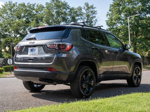 Used 2021 Jeep Compass Latitude AWD/4WD image 5