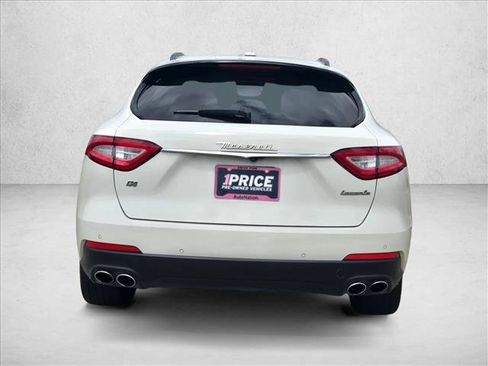 Used 2018 Maserati Levante image 6