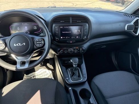 Used 2023 Kia Soul LX w/ Option Group 015 FWD image 21