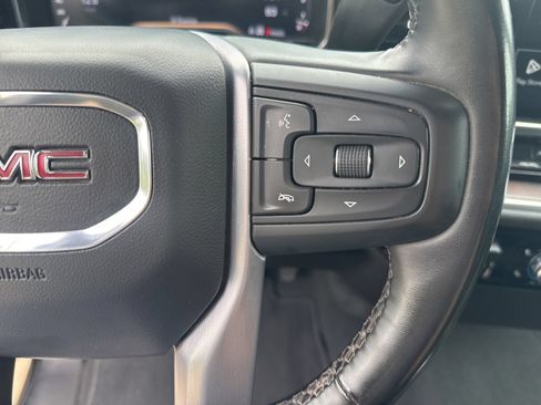 Used 2025 GMC Sierra 1500 SLT AWD/4WD image 29