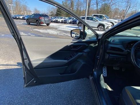 Used 2024 Subaru Crosstrek 2.5i Sport AWD/4WD image 17