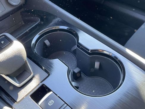 Used 2025 Nissan Rogue S image 28