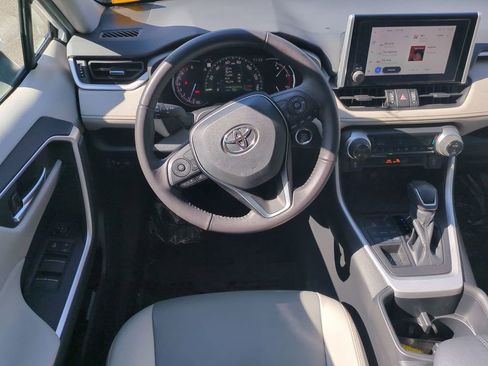 Used 2023 Toyota RAV4 XLE Premium image 15