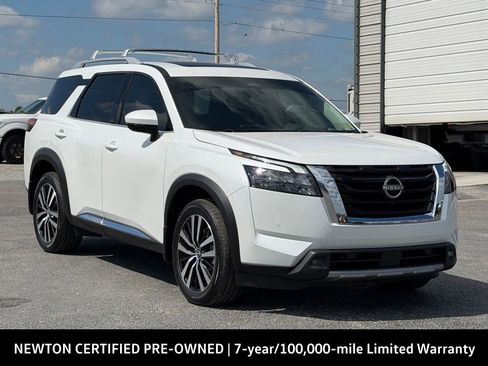 Used 2025 Nissan Pathfinder Platinum w/ Cargo Package FWD image 2