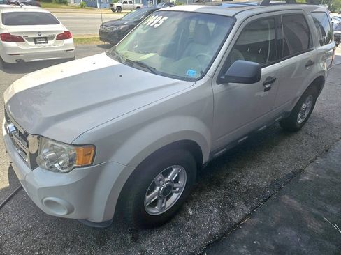 Used 2012 Ford Escape XLT AWD/4WD image 16