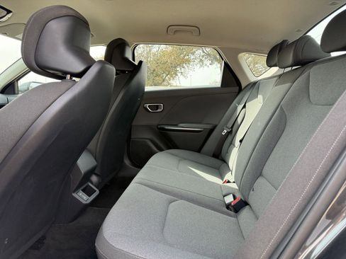 Used 2025 Kia K4 LXS image 28