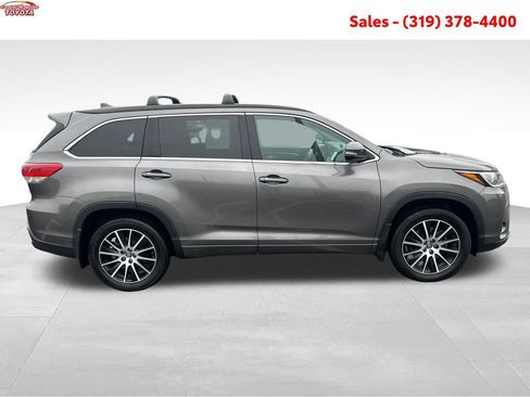 Certified 2018 Toyota Highlander SE AWD/4WD image 7