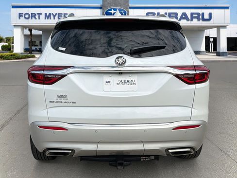 Used 2020 Buick Enclave Essence image 4