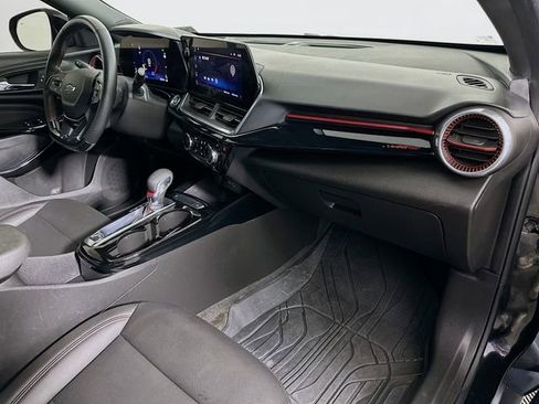 Used 2024 Chevrolet Trax RS w/ Driver Confidence Package image 28