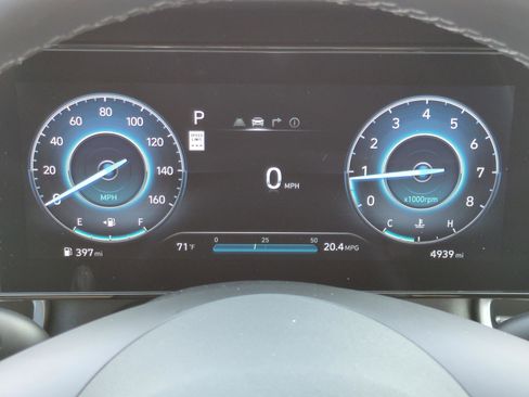 Certified 2025 Hyundai Elantra SEL FWD image 22