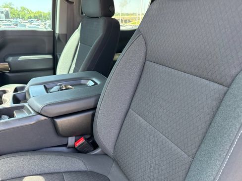 Used 2022 Chevrolet Silverado 1500 LT w/ Z71 Off-Road Package AWD/4WD image 23