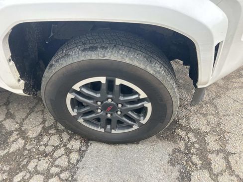 Used 2024 Toyota Tacoma TRD Sport image 13