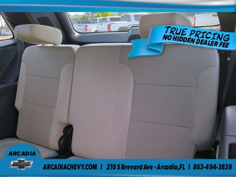 Used 2023 Chevrolet Traverse LS FWD image 13