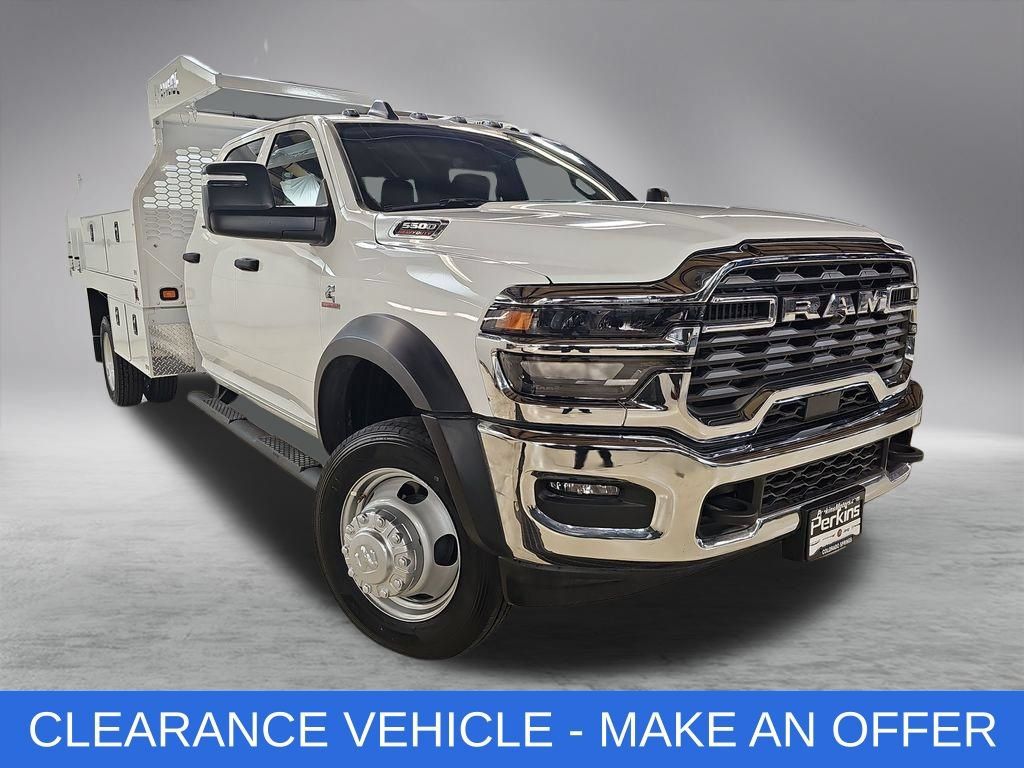 New 2026 RAM 5500 Tradesman AWD/4WD image 32