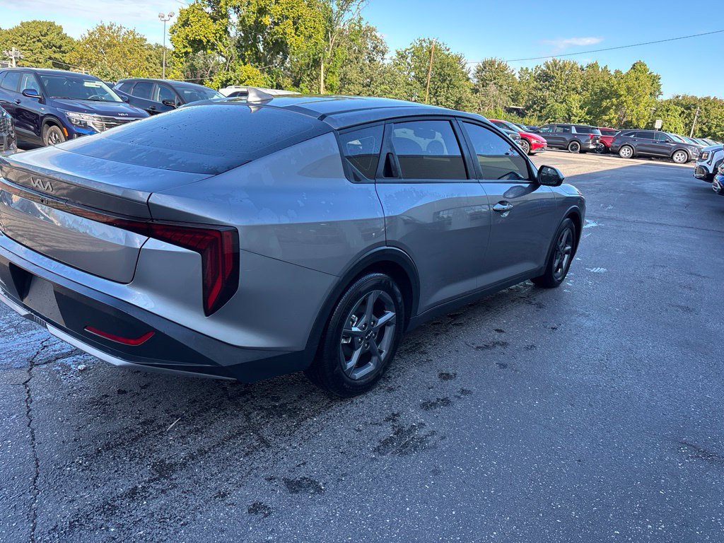 Used 2025 Kia K4 FWD image 3