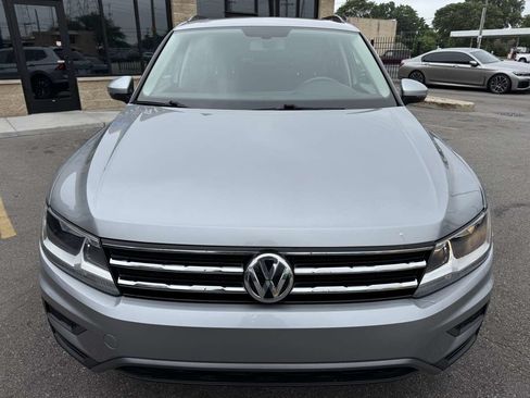 Used 2021 Volkswagen Tiguan SEL FWD image 2