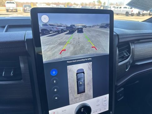 Used 2024 Ford Expedition Limited image 20