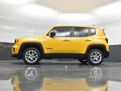 Used 2023 Jeep Renegade Latitude image 50