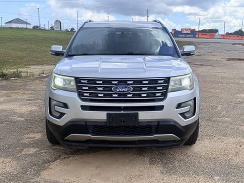 Used 2017 Ford Explorer Limited FWD image 8