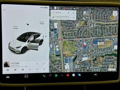 Used 2021 Tesla Model Y Long Range image 22