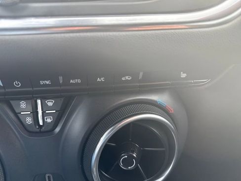 Used 2022 Chevrolet Blazer LT image 31