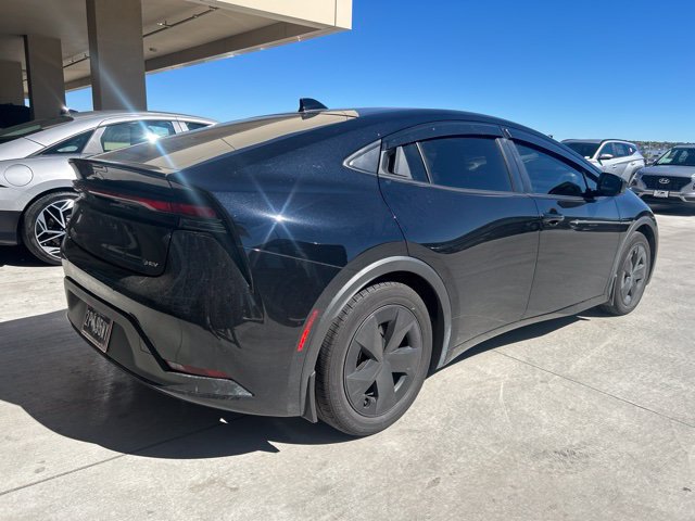 Used 2026 Toyota Prius LE FWD image 3
