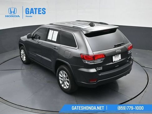 Used 2021 Jeep Grand Cherokee Laredo AWD/4WD image 46