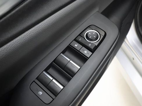 Used 2024 Toyota Prius XLE image 8