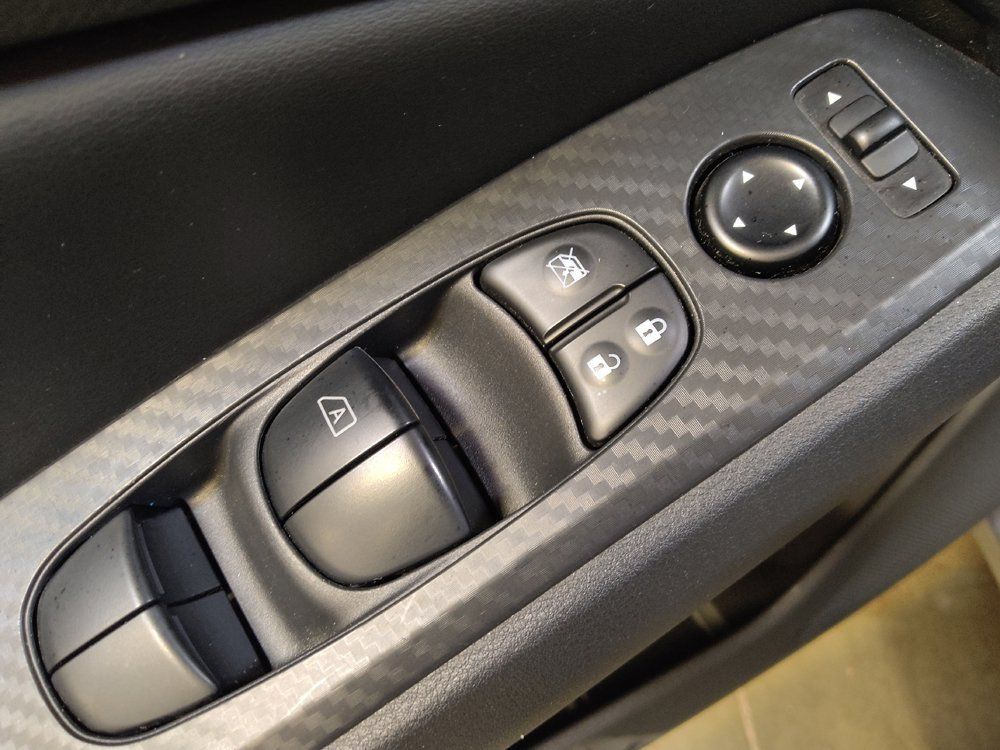 Used 2025 Nissan Altima 2.5 SV FWD image 27