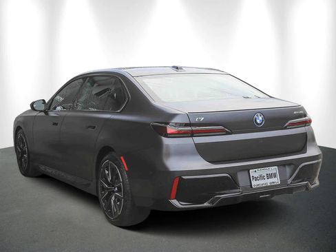 Used 2025 BMW i7 eDrive50 w/ M Sport Package image 4